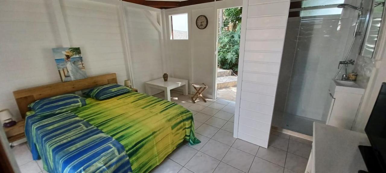Gite Mamour - Charmant Petit Bungalow A Decouvrir Baillif Экстерьер фото